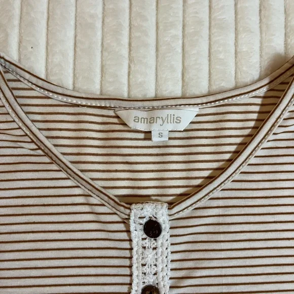 Boutique | Striped Women's Top | Lace Detail - Picture 3 of 13